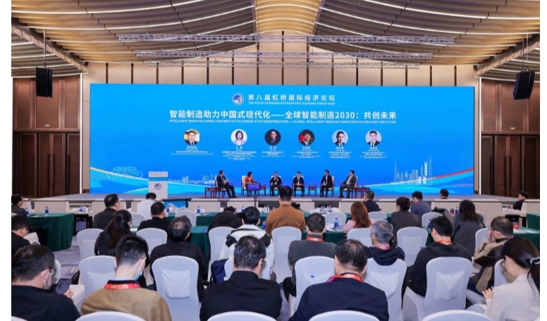 多元场景下，中国工业机器人走出差异化 AI 路径