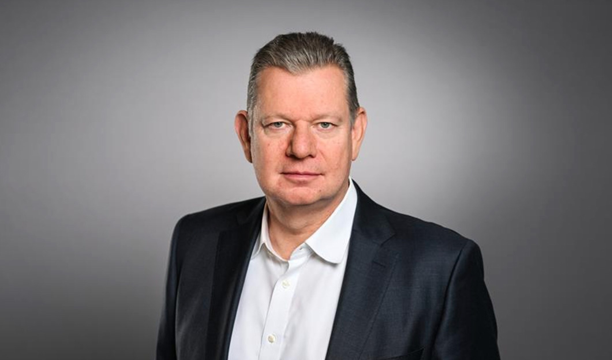 佛瑞亚海拉换帅