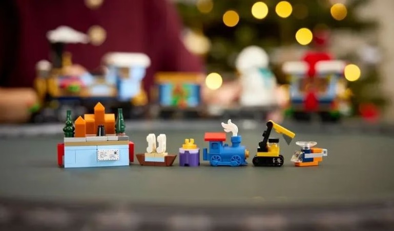 乐高推出首款量产3D打印组件,全新假日火车套装问世
