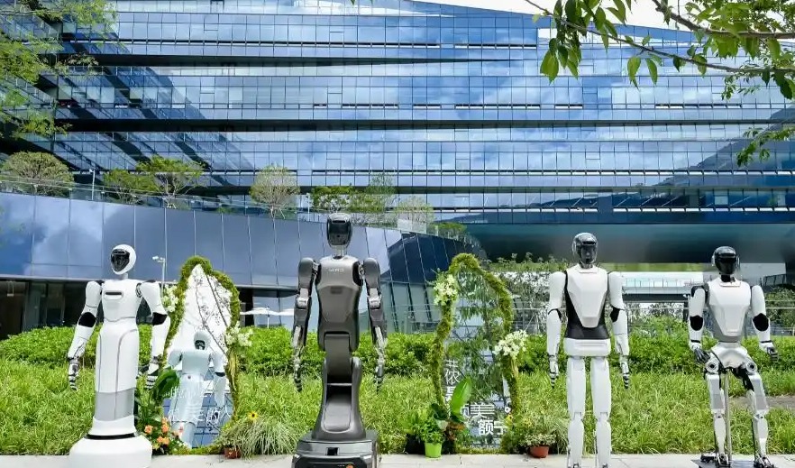 美的集团发布超人形机器人!