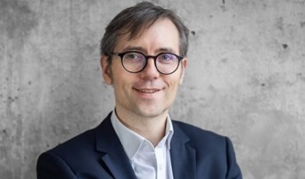 Optimization chat brings AI-based decision support to SMEs