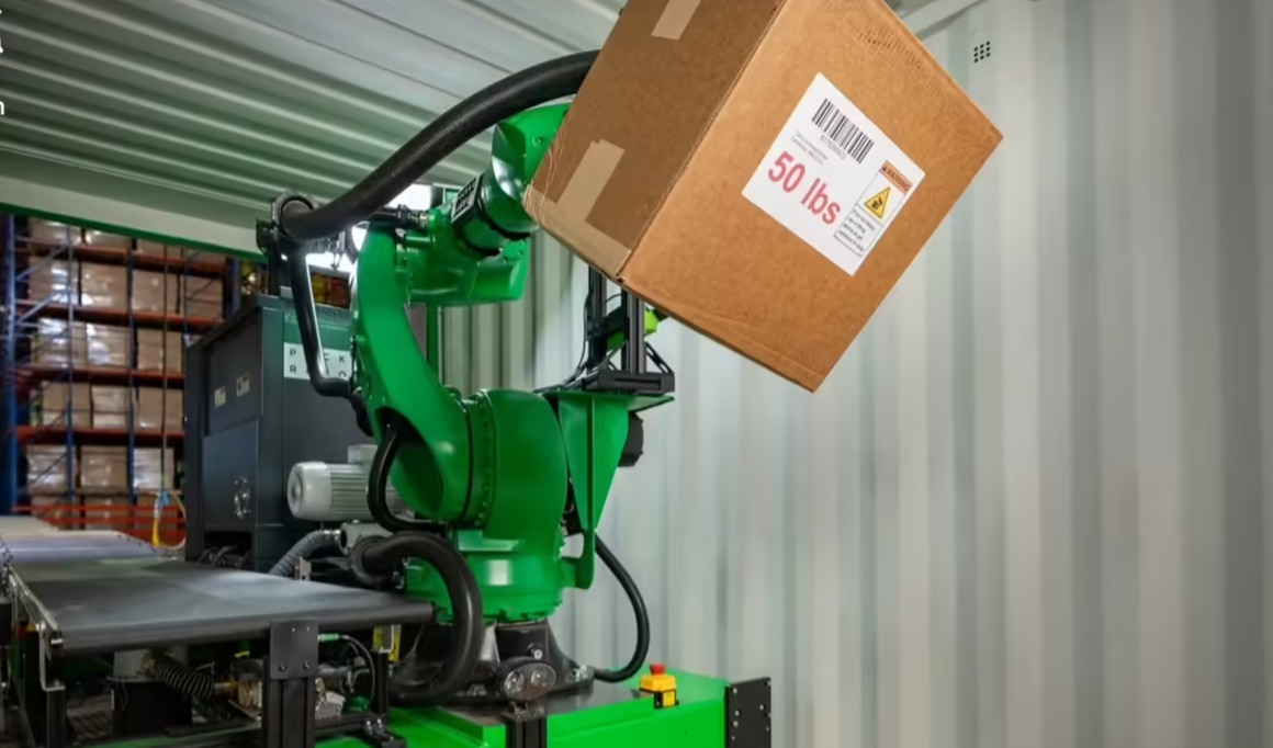 消息称 UPS 将斥资 1.2 亿美元采购 400 台卸货机器人,18 个月就能回本