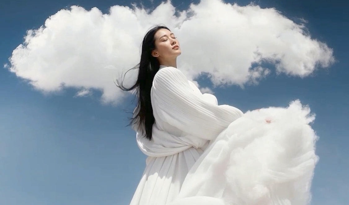 帝斯曼-芬美意发布2026年度感官趋势：以潘通“云上舞白”为灵感，推出年度同名系列香氛与年度风味“凛霜八角”