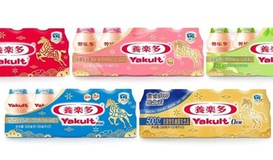 新春"马"上添活力,养乐多新春限定包装踏福而来