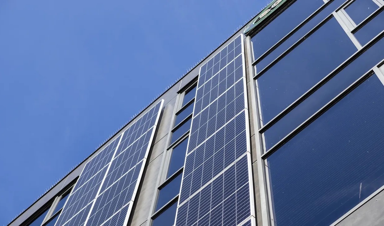 3D打印柱状结构,造出“能调色”太阳能电池