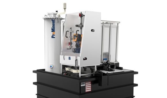 Metering and emptying station for intermediate bulk containers