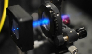 用消费级3D打印机,打出纳米级分辨率显微镜透镜