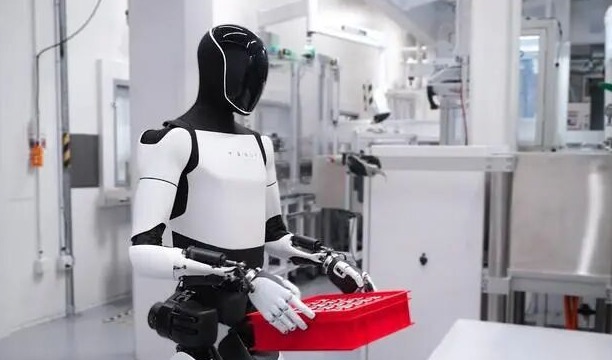 特斯拉人形机器人要去工厂上班了