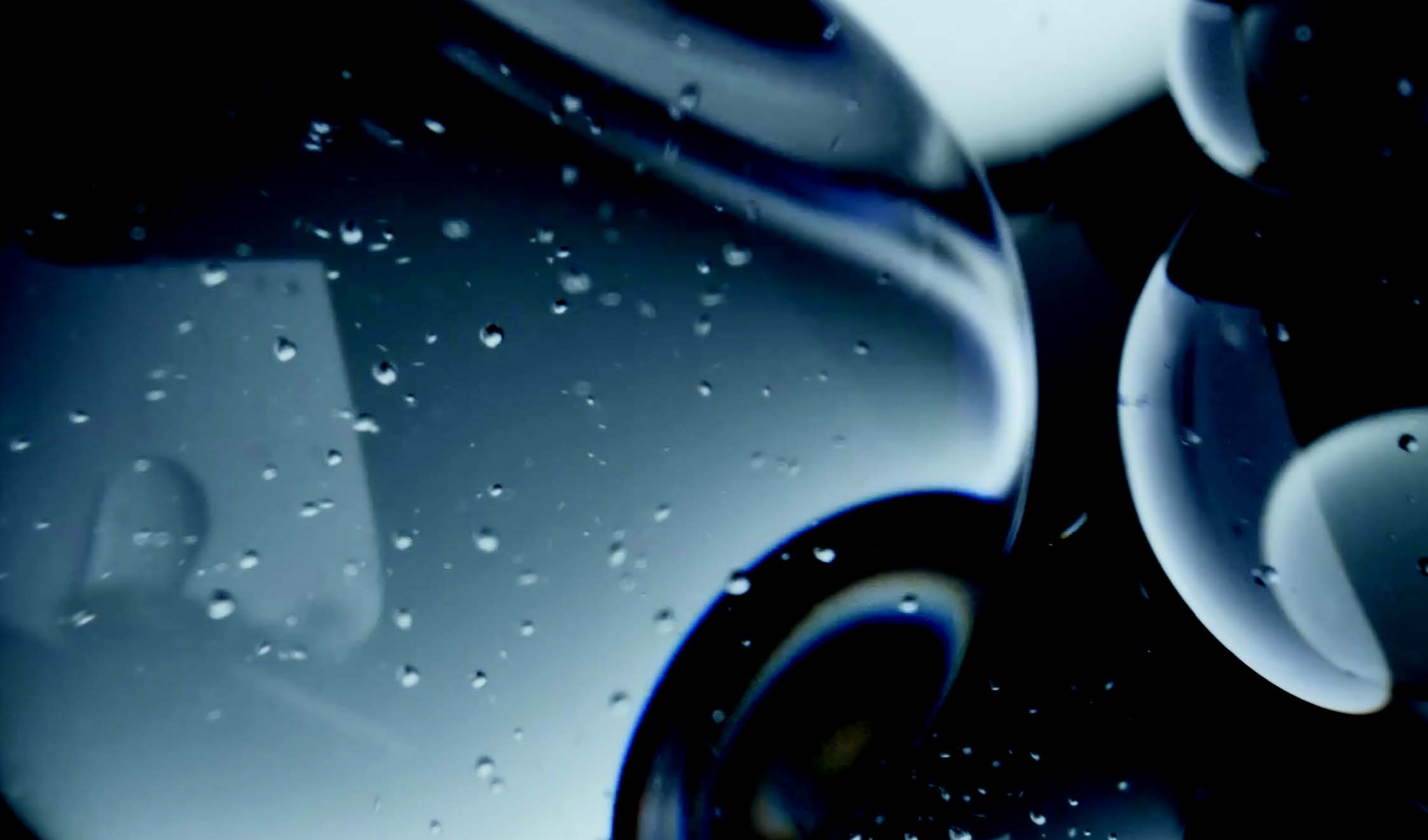 功效与感官的融合之道，对话 LVMH 亚洲创新中心实验室负责人 Naima Chentoufi