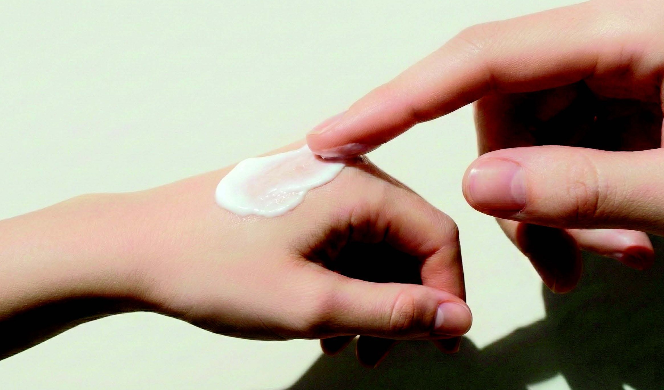 解答配方开发三个实战难题： 神经酰胺、粉底变色、技术上不可避免的杂质