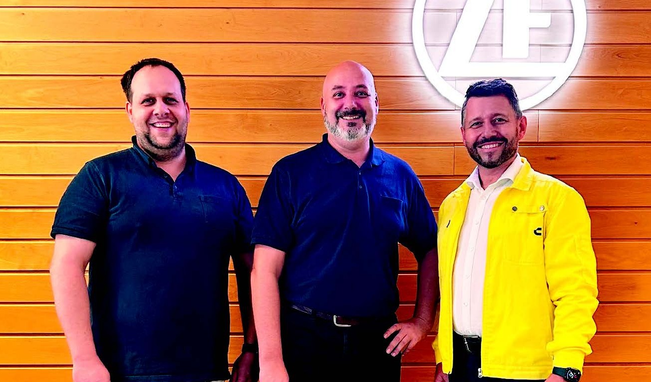 团队协作，硬车加工闪耀光芒