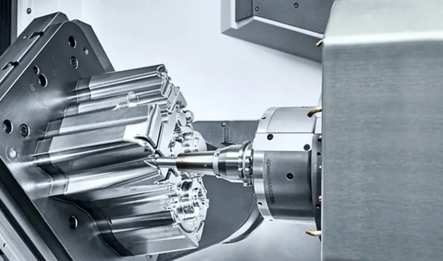 New standard in 5-axis horizontal machining