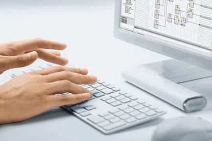 人在键盘上
AI 生成的内容可能不正确。