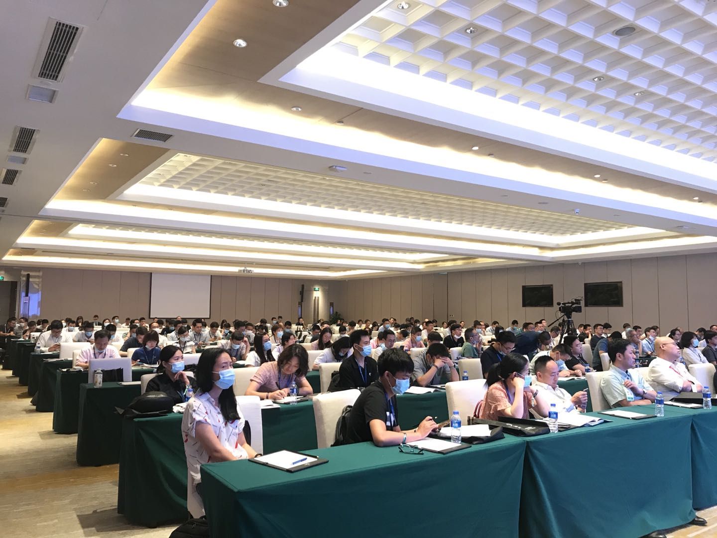 荣格植入介入医疗器械峰会隆重开幕！300位骨科、心血管、口腔植入物行业精英齐聚苏州