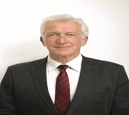 倍福Karl Weber博士代表德国联邦政府经济事务和能源部加入IEEE高层委员会