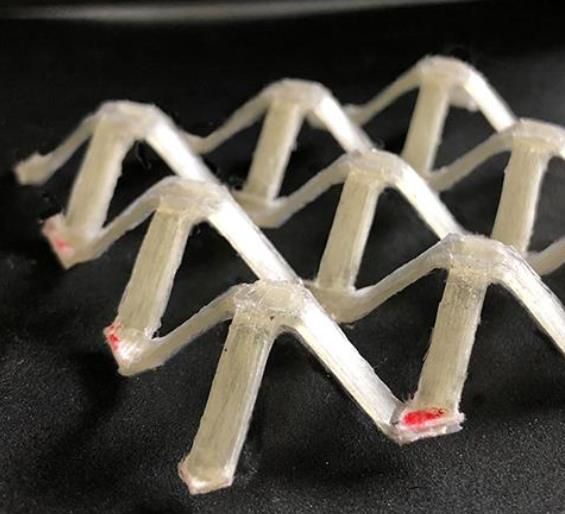 蚕丝与聚合物混合，制造出更好的生物医用植入物