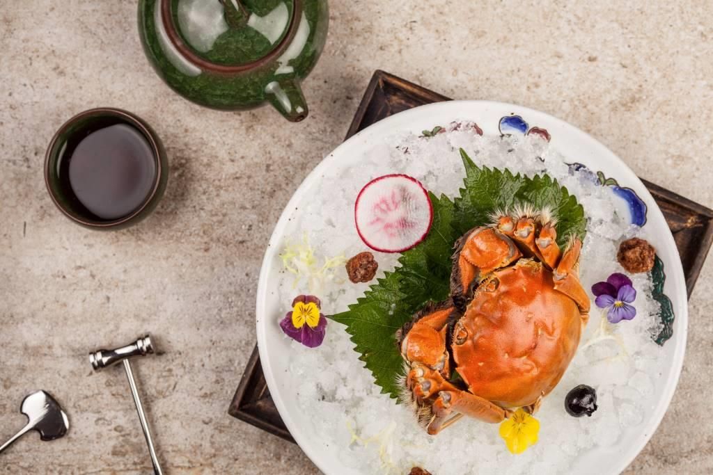 上海静安香格里拉大酒店夏宫中餐厅开启“寻蟹季”