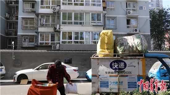 快递外卖“减塑”差哪儿了：今年800亿件快递约20%为塑料袋包装