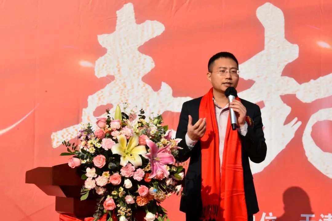 凯普林（天津）自动化生产基地项目生产厂房喜封金顶