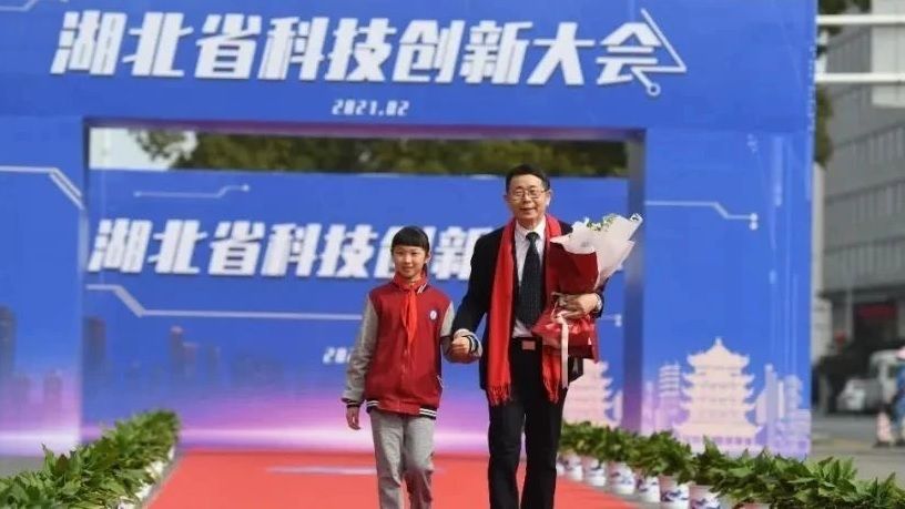 闫大鹏荣获湖北省科学技术突出贡献奖