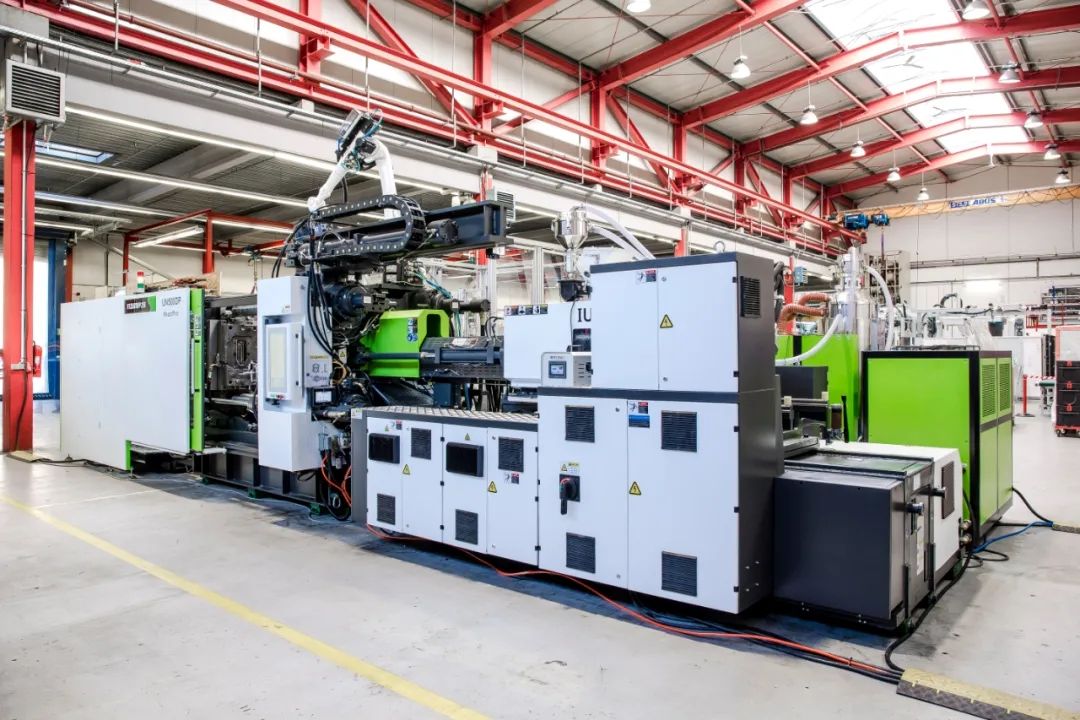 【CHINAPLAS 2021】伊之密推出聚氨酯反应注塑成型2.0，“皮肤”升级，成本更优