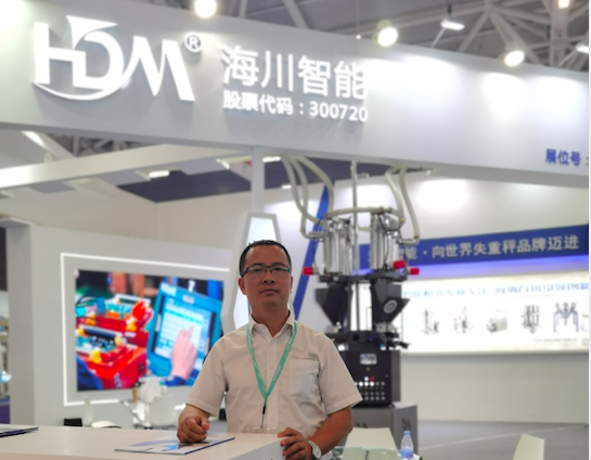 【CHINAPALS 2021展商采访】海川智能：助力挤出加工，新一代失重式计量混料设备现场演绎“精准”