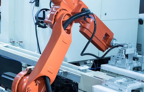  机器人行业:智能化造就新时代 自动化生产成刚需