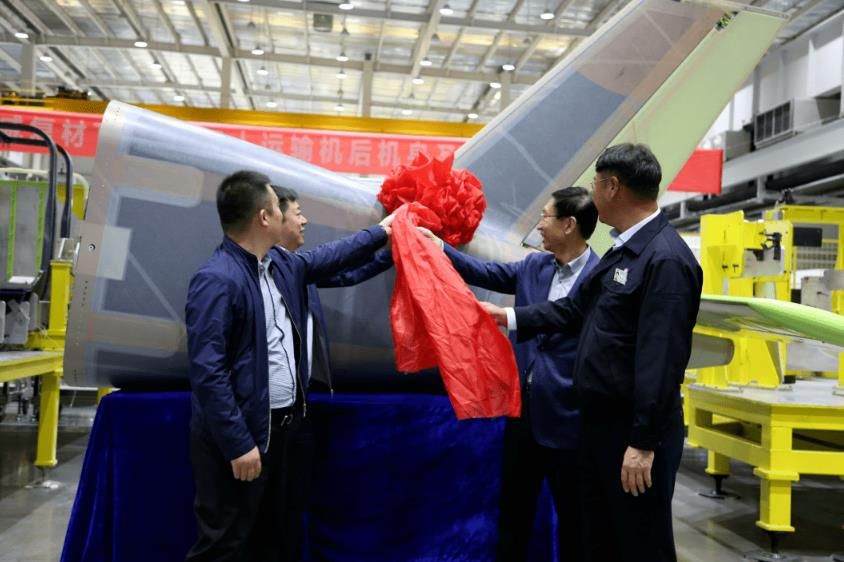 光威复材交付首架份TP500无人运输机