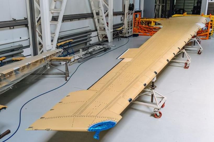 MC-21客机接收俄罗斯国内制造的首个复合材料机翼