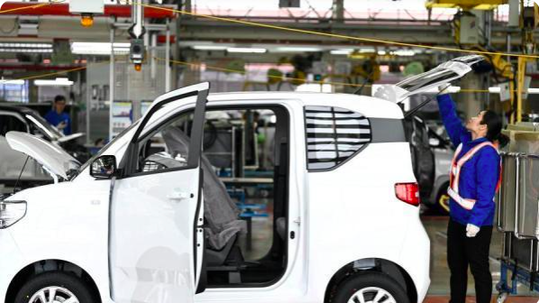 我国新能源汽车保有量约占全球50%，产业总体发展水平处于国际前列