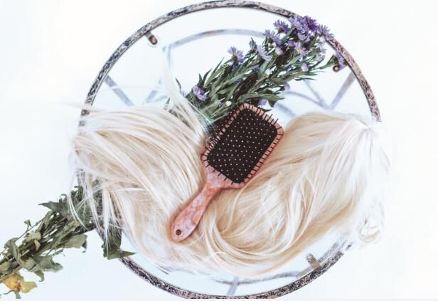 全面回顾：脱发的补充和替代疗法