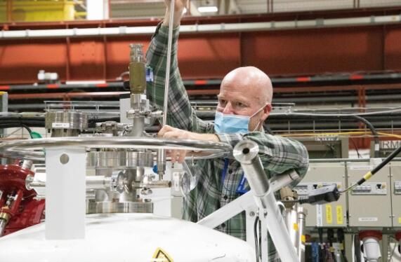 反物质： 科学家发射激光 捕获难以捉摸的物质