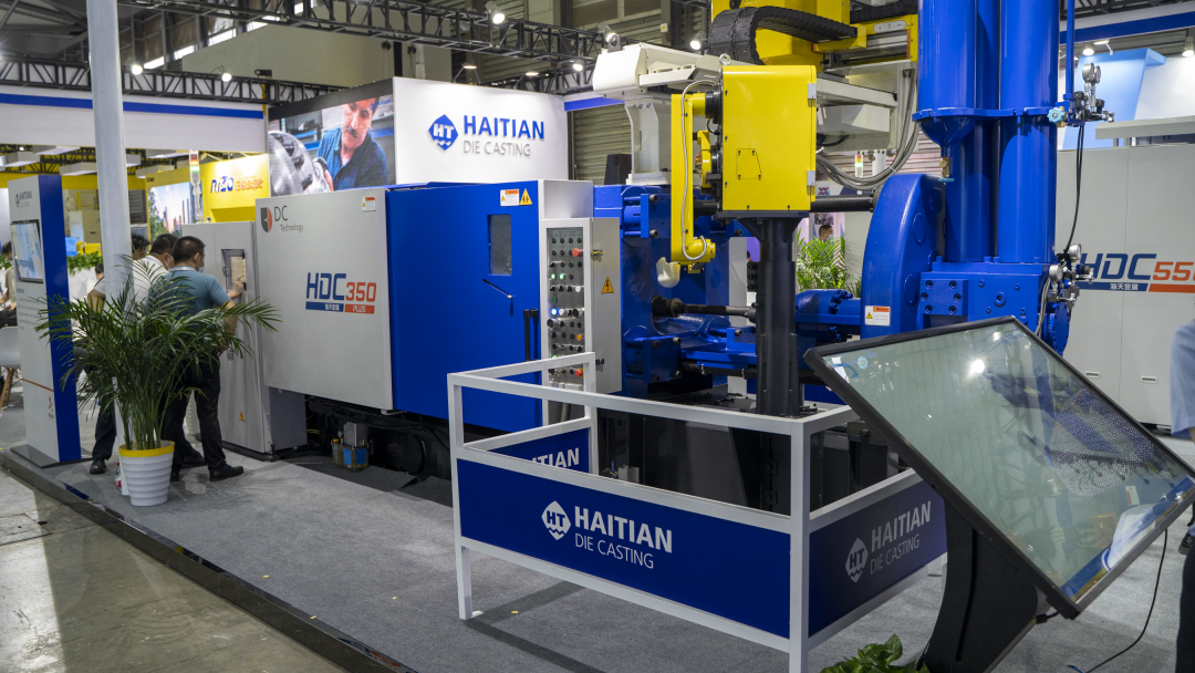 聚焦轻量化, 海天金属展示多元化压铸岛解决方案