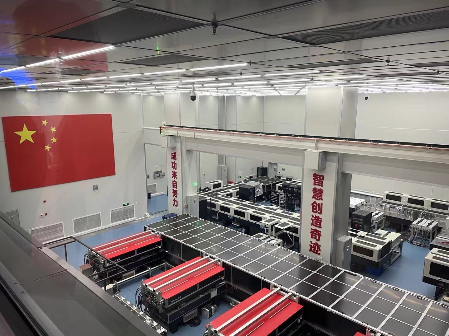 上海超强超短激光实验装置已初步开放