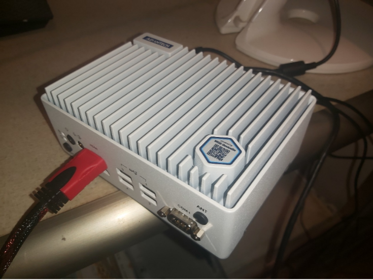 开箱评测：研华边缘智能系统EI-52