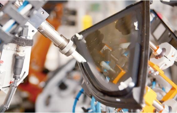 全自动侧窗装配