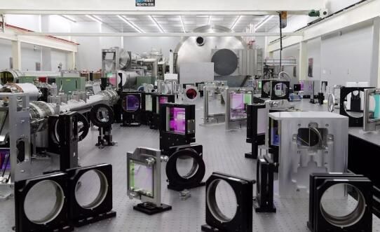 上海成功输出当时世界最强5拍瓦激光脉冲