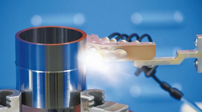 异种金属材料的激光脉冲成形