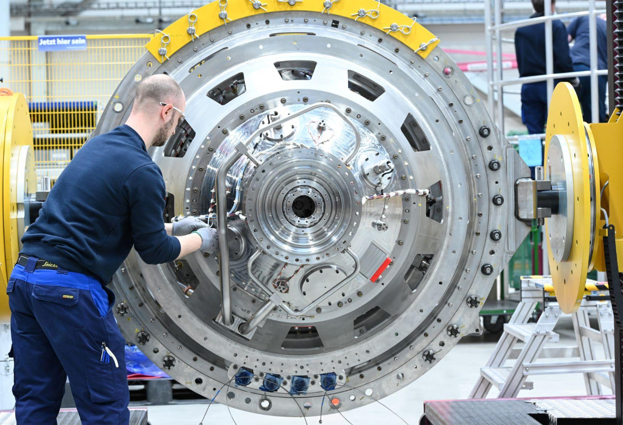 罗罗公司动力变速箱运行功率高达64MW，创下新世界记录