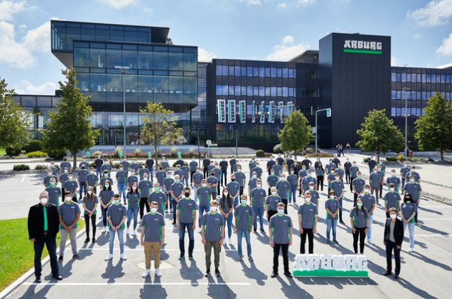 77名学徒和DHBW学生开始了他们在Arburg（阿博格）的职业生涯