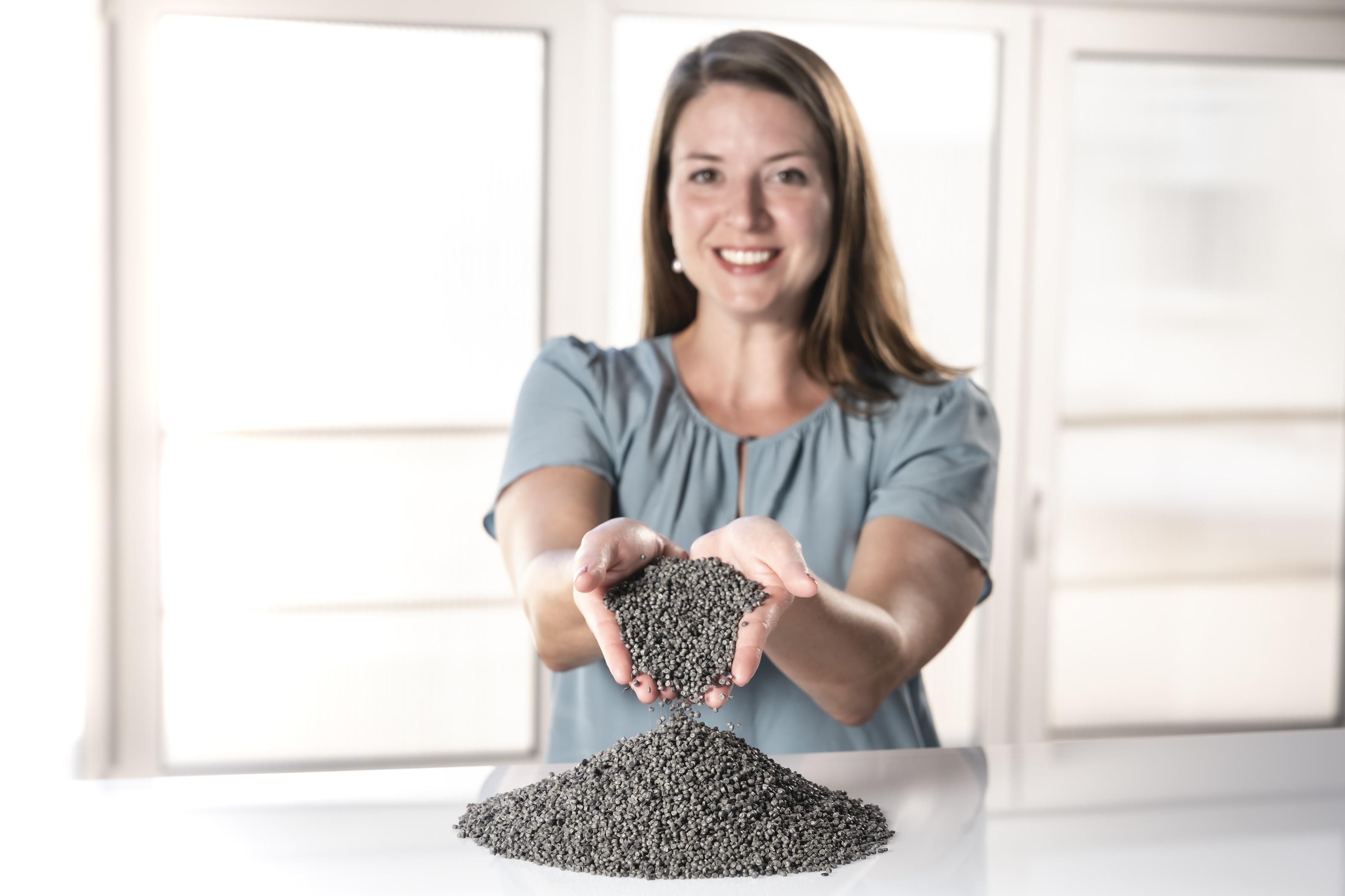 巴斯夫推出新型添加剂解决方案IrgaCycle™ ，助力塑料机械回收