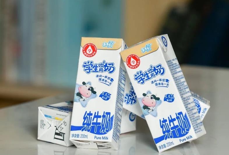 蒙牛最大学生奶生产基地竣工投产