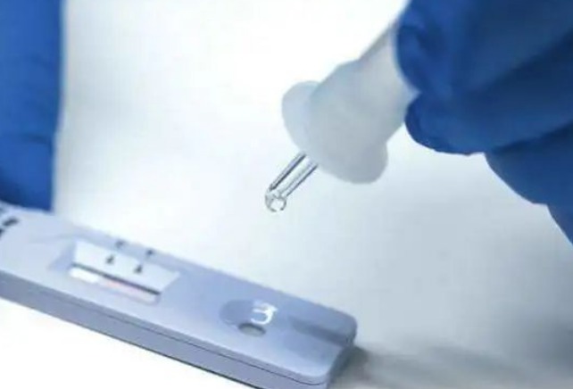 抗原检测试剂盒销量暴增400多倍仍缺货，短期内将利好相关产业链？