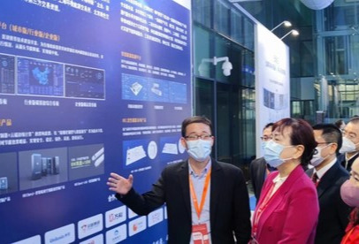 中碳能源在2022深圳国际低碳城论坛发布国内首个多场景"碳排放在线监测平台"和HEC柔性储能系列产品