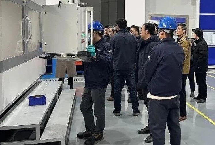 上海碳纤维复合材料创新研究院承担的重大项目顺利通过验收