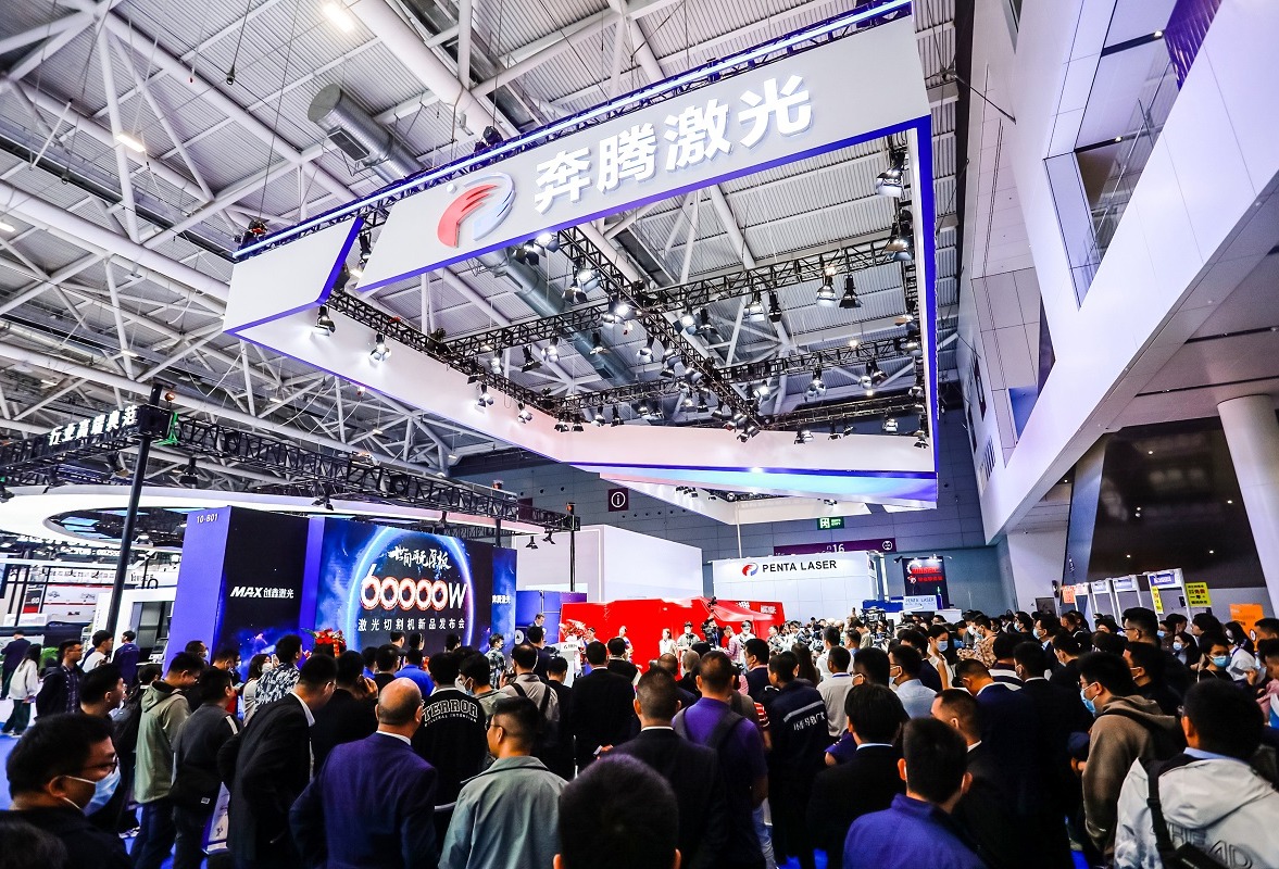 于巅峰，惠世界 | 奔腾&创鑫60000W激光切割机全球首发圆满成功