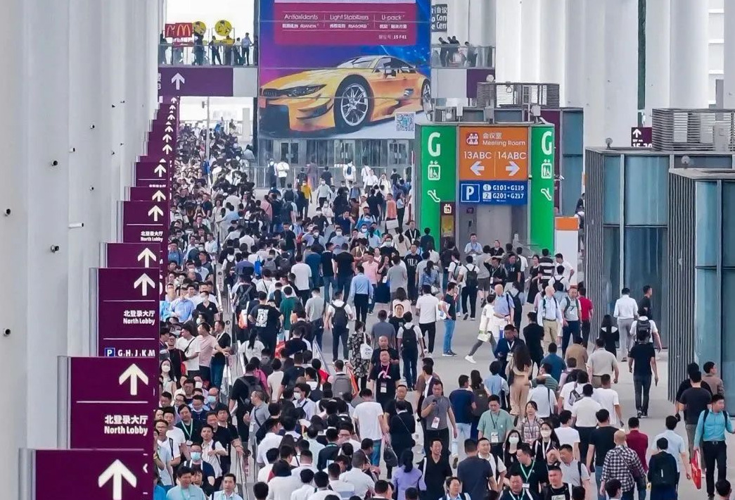 劲爆！展会前三天227,681观众打卡！科技大秀今天下午5点闭幕！快冲鸭~