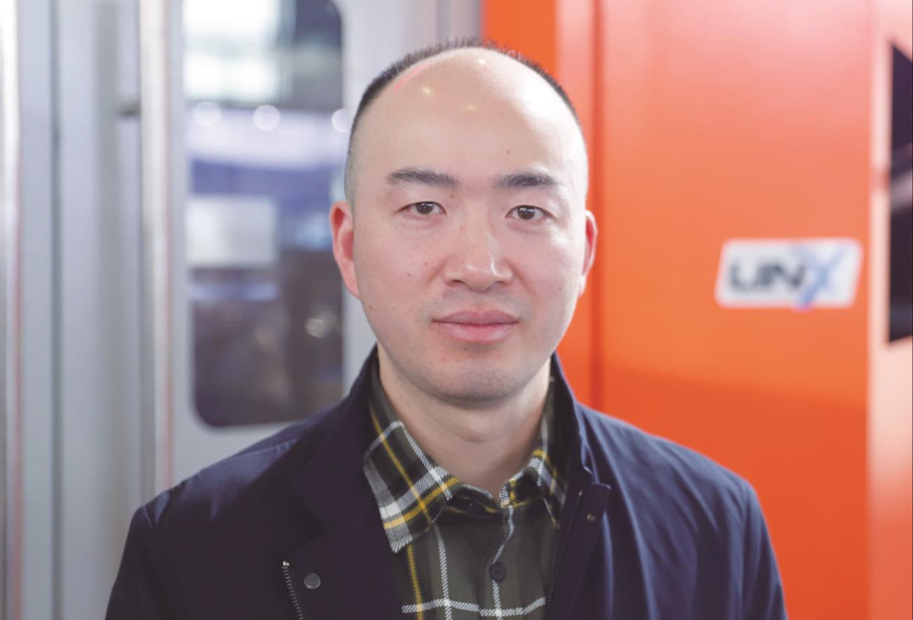 直线管状电机方案赋予新一代吹瓶机更高能效和灵活性