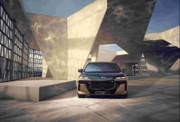 电动旗舰创新纯电动BMW i7 M70L领衔，BMW大型豪华新能源车“天团”将在成都车展上市
