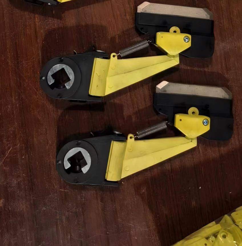 锆晟国产平替｜康稳短臂集电器 081101 精准复刻，降本增效之选